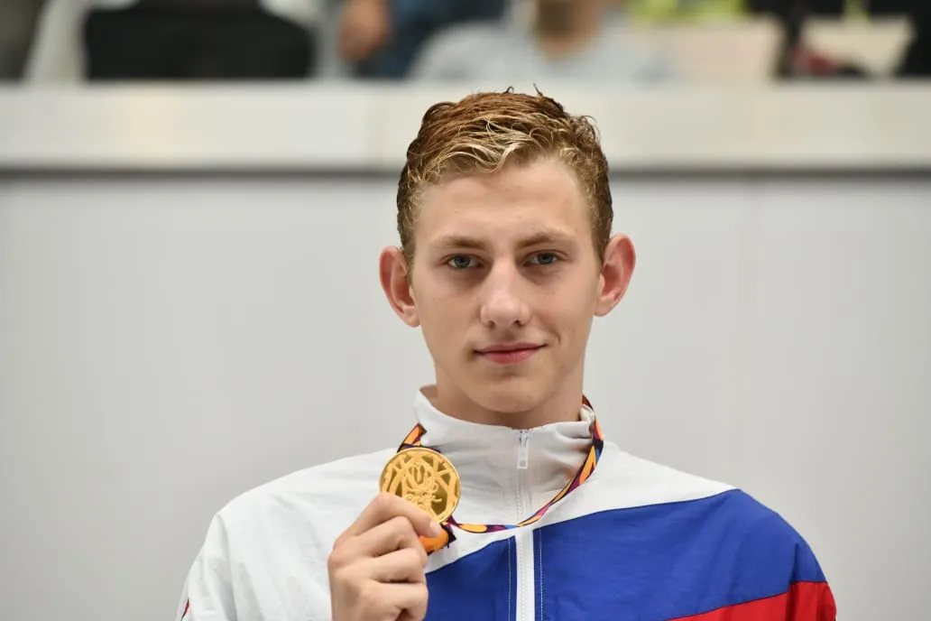 Пловец Илья Бородин – трехкратный чемпион ЕЮОФ в Баку