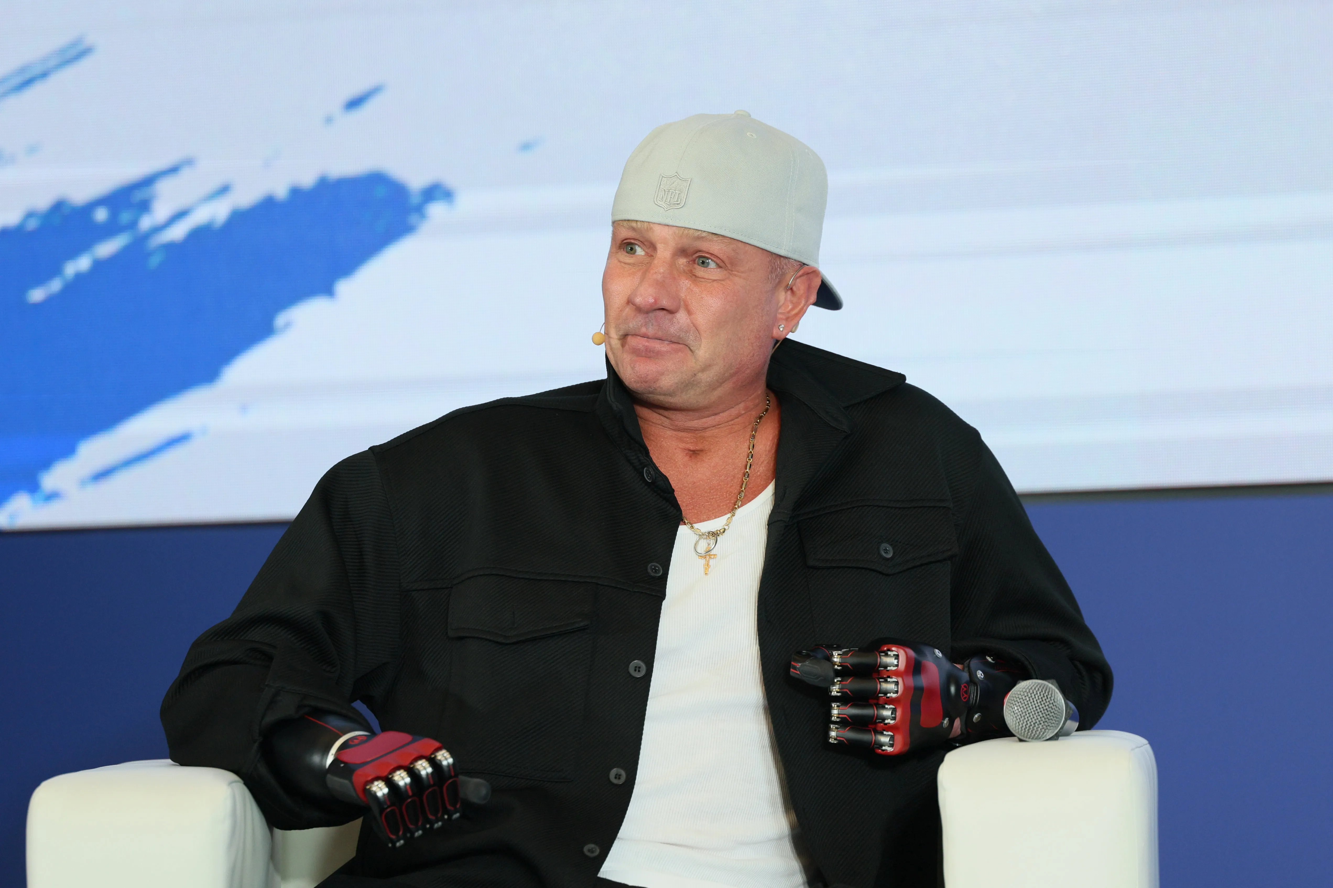 Роман Костомаров: «Желаю каждому найти ту самую мотивацию, которая приведёт вас на вершину»