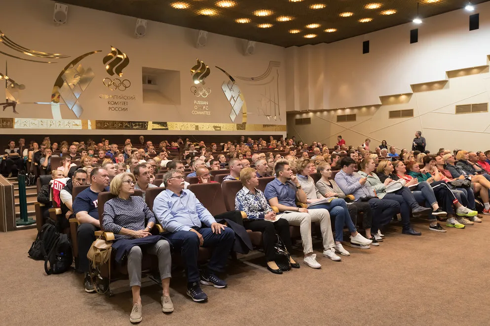 More than 250 Basketball coaches and specialists completed the advanced course with the support of the ROC