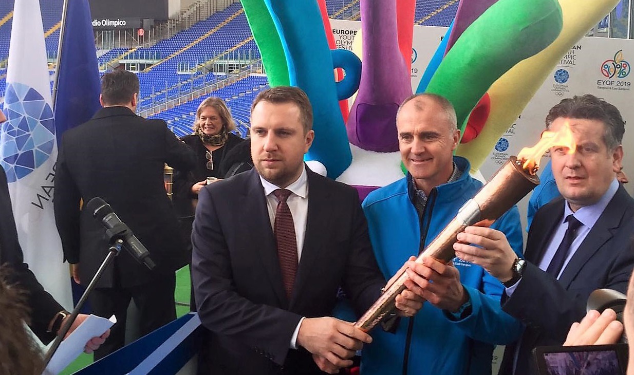 На Олимпийском стадионе в Риме зажжен огонь ЕЮОФ-2019!