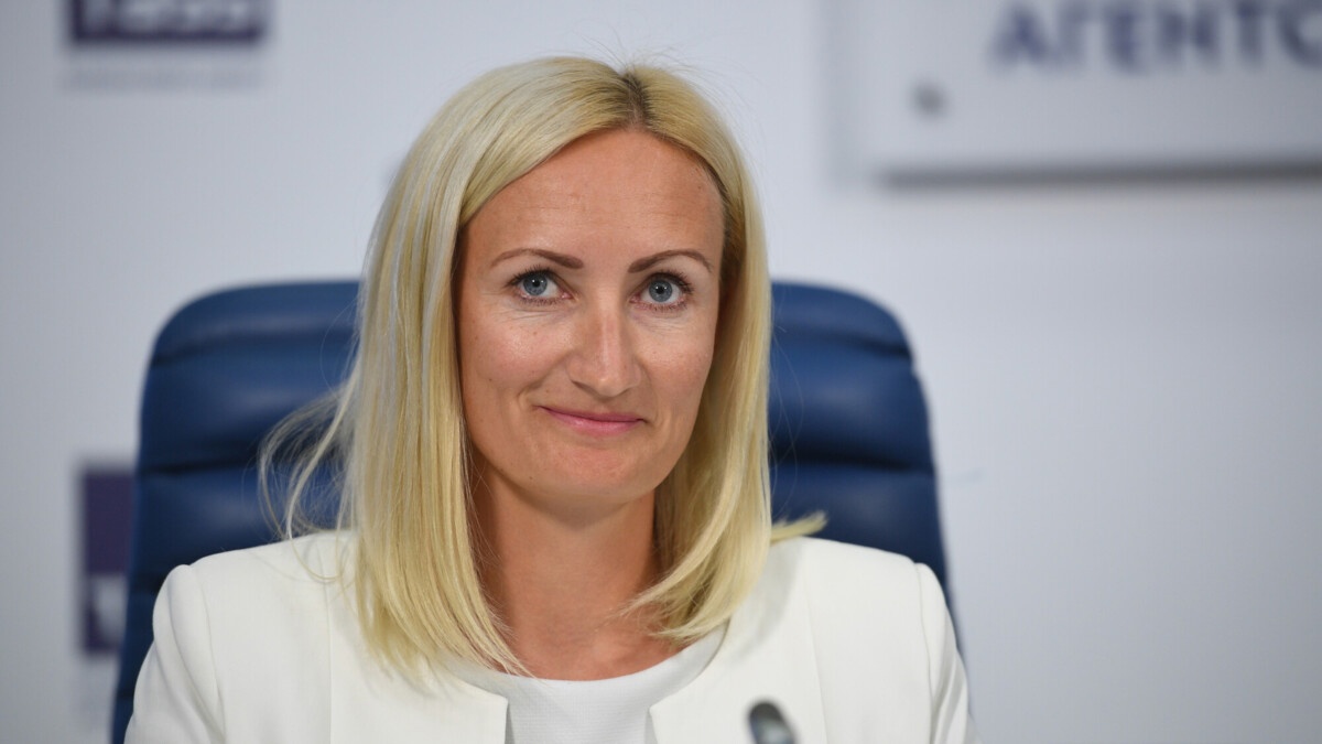 Елена Исхакова: «Преемницей Олеси Ромасенко обещает стать 18-летняя Екатерина Шляпникова»