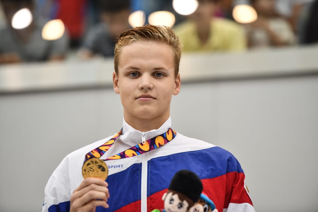Пловец Алексей Ткачев – чемпион ЕЮОФ в Баку