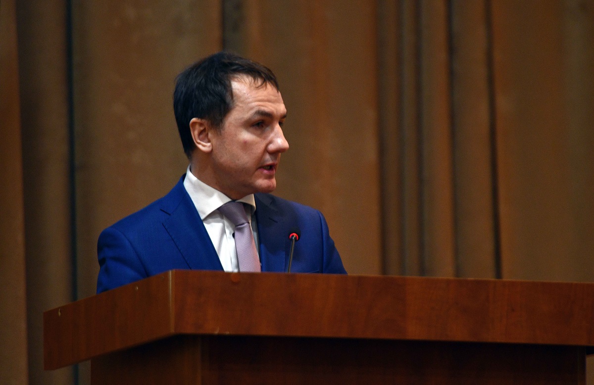 Алексей Курашов: «Нужно дать федерациям возможность по согласованию с ОКР поощрять российских тренеров»