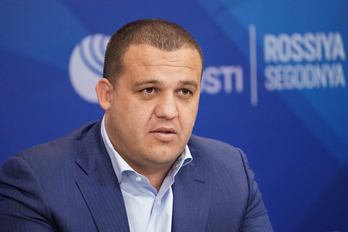 Умар Кремлев: «На чемпионате мира перед женской сборной стоит задача занять первое место»