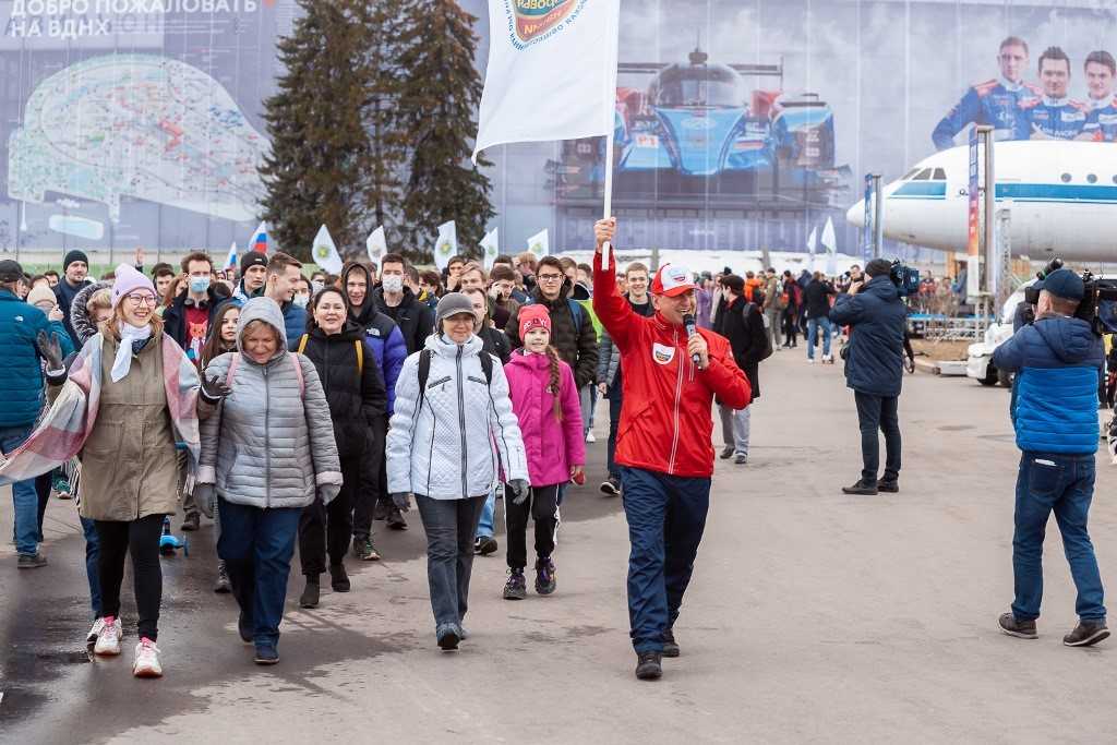 Россиян приглашают на маршруты здоровья в рамках Всероссийской акции «10 тысяч шагов к жизни»