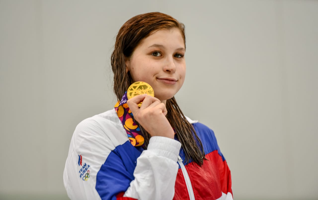 Пловчиха Александра Сабитова – трехкратная чемпионка ЕЮОФ в Баку