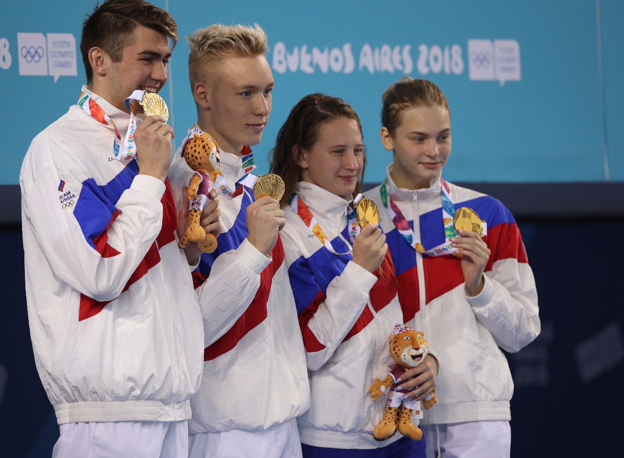 Российские пловцы – чемпионы ЮОИ-2018 в смешанной эстафете 4х100 м!