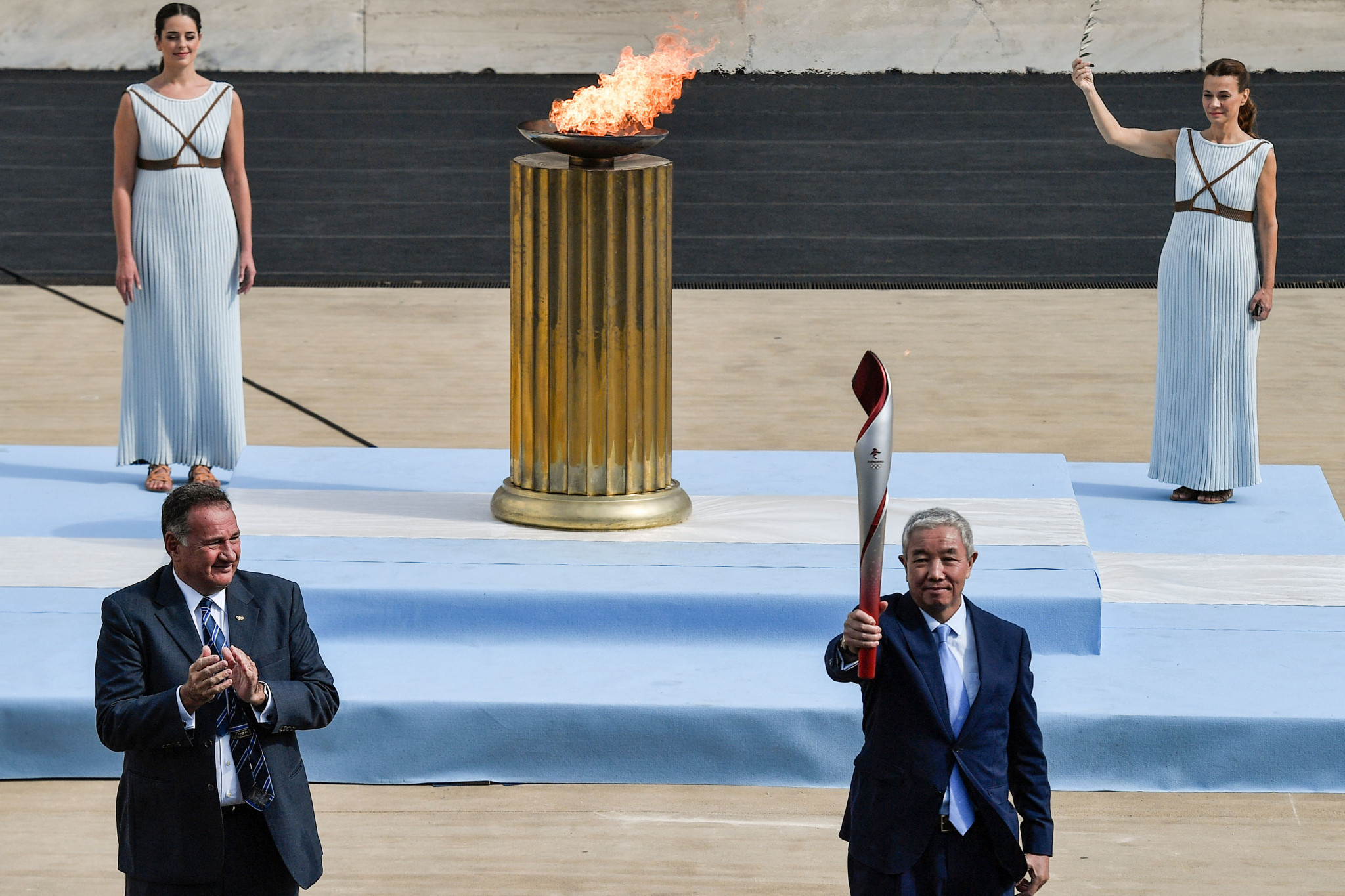 Олимпийский огонь прибыл в Китай